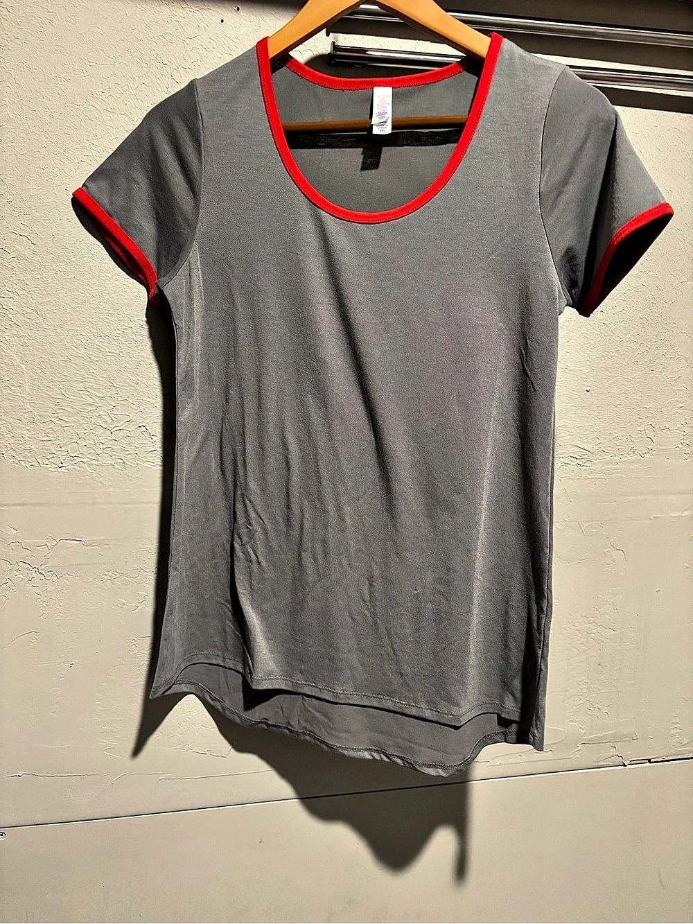 Lularoe Gray & Red XXS Tee Like New